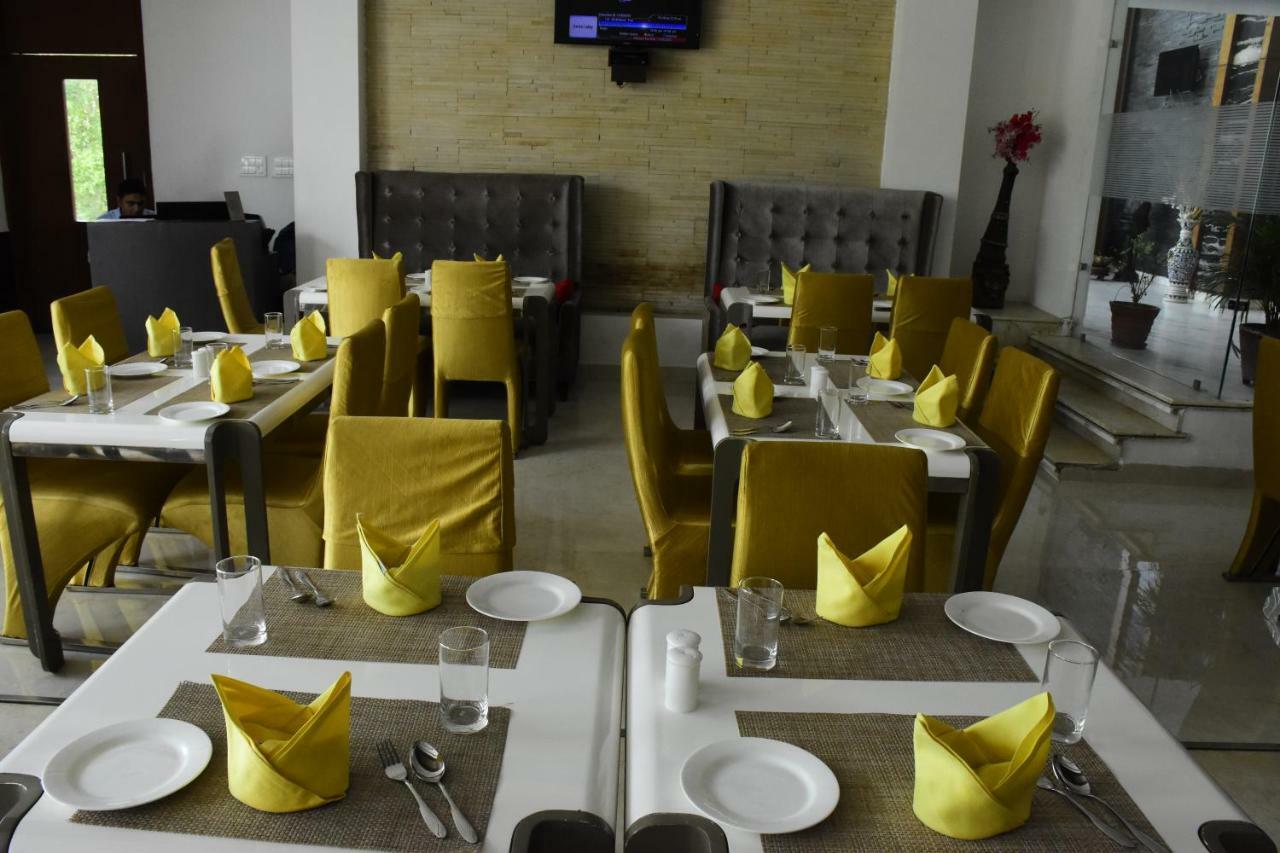 Hotel Jagrati Ananta Express à Jaipur Extérieur photo