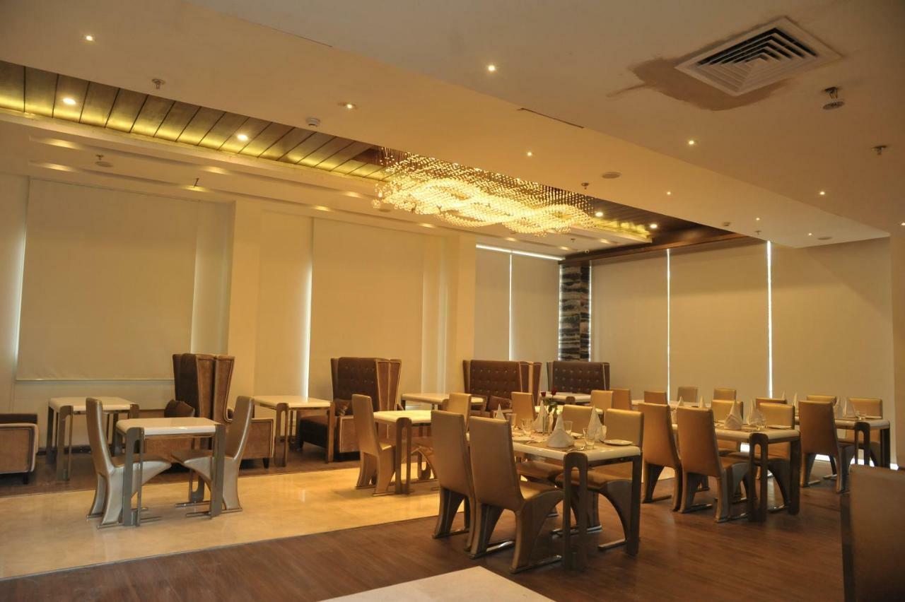 Hotel Jagrati Ananta Express à Jaipur Extérieur photo